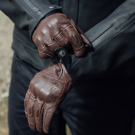 merlin_gloves_leather_legacy-d3o_dark-brown_lifestyle1.jpg