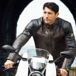 merlin_jacket_leather_chase-ii-d3o-perforated_brown-black_lifestyle2.jpg