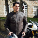 merlin_jacket_leather_gable-ii-d3o-waterproof_brown_lifestyle2.jpg