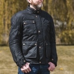 merlin_jacket_textile_expedition-wax_lifestyle2.jpg