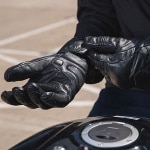 merlin_leather-gloves_halo-2_black_lifestyle-13.jpg