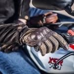 merlin_mixed_gloves_glenn_brown_lifestyle2.jpg