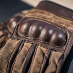 merlin_mixed_gloves_glenn_brown_lifestyle5.jpg