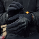 merlin_textile-gloves_berea-d3o-trail-gloves_black_lifestyle1.jpg