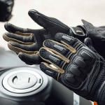 merlin_textile-gloves_jura-air-d3o-gloves_black-earth_lifestyle1.jpg