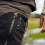 merlin_trousers-textile_borderlands_moss_lifestyle1.jpg