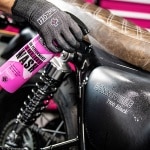 muc-off_cleaner_waterless-wash_lifestyle1.jpg