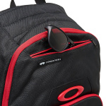 oakley_backpack_enduro_black_red_detail4.jpg