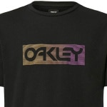 oakley_clothing_gradient-lines-b1b_tee-shirt_blackout_detail3.jpg