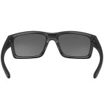 oakley_sunglasses_mainlink-xl_matt-black-prizm-black-polarized-lens_detail2.jpg