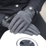 oxford_gloves_ladies-kickback_charcoal-grey_lifestyle2.jpg