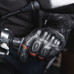 oxford_gloves_mondial-long-ms_tech-black_lifestyle1.jpg