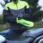 oxford_waterproofs_rainseal-over-gloves_black-fluo_lifestyle2.jpg