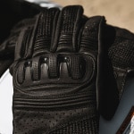 ozone_town-ii-leather-gloves_black_lifestyle1.jpg