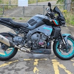 pyramid-belly-pan-cyan-storm-yamaha-mt-10-(16-)_lifestyle2.jpg