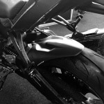 pyramid-hugger-matte-black-kawasaki-ninja-zx-6r-2013current_lifestyle1.jpg