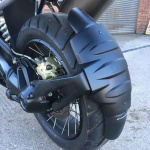 pyramid-spray-guard-extension-matte-black-bmw-r-1200-gs-r1250-gs_lifestyle1.jpg