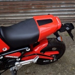 pyramid_bodywork_solo-seat-cowl-gayety-red-&-gloss-black_honda-msx-125-(21-)_detail3.jpg