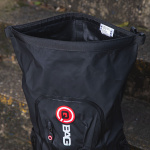 qbag_waterproof-backpack-15_black_lifestyle11.jpg