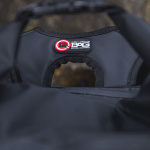 qbag_waterproof-backpack-15_black_lifestyle8.jpg