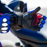 rev-it_leather-gloves_ladies-xena-4-leather-gloves_black-blue_lifestyle2.jpg