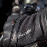 richa_gloves_ghent-gtx_black_lifestyle2.jpg