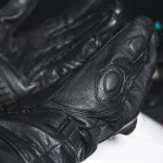 rukka_leather_gloves_stancer_black_lifestyle6.jpg