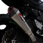 scorpion-exhaust_serket-taper_kawasaki-ninja-zx-6r_19-20_titanium_on-bike.jpg