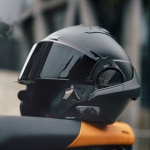 shark_evo_gt_n-com_matt_black_helmet_lifestyle_detail2.jpg