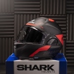 shark_helmet_evo-gt-encke_matt-black-red-anth_lifestyle1.jpg