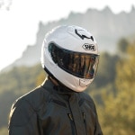 shoei_helmet_full-face_gt-air-3_white_lifestyle2.jpg