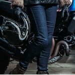 spada_motorcycle-jeans_ladies-ronin-textile-jeans_raw-indigo_lifestyle1.jpg