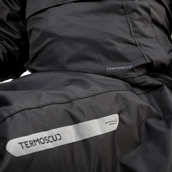 tucano-urbano_waterproofs_tucanorak-jacket_black_detail3.jpg