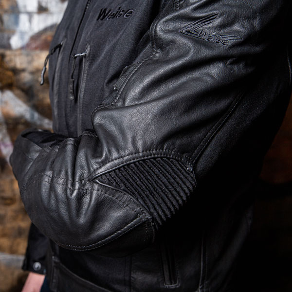 weise_jacket_mixed_mission_black_lifestyle4.jpg